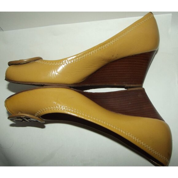 Tory Burch Sally Wedge Pumps Womens 8M Patent Leather Peeptoe Shoes Yellow Logo - Picture 5 of 16